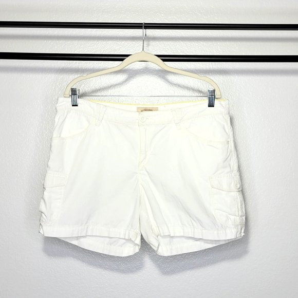 Natural Reflections Womens Ivory Flap 